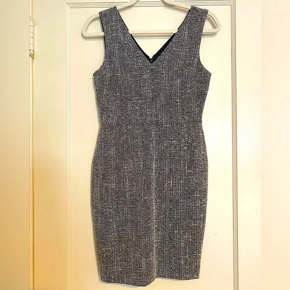 Dark Navy Blue and Off White tweed Banana Republic Petite Dress Size 0 - Picture 1 of 6